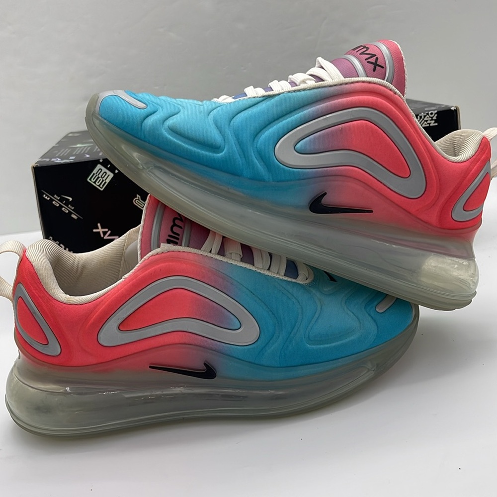 Nike WMNS Air Max 720 Blue and Pink Sneakers Air Max 720 'Pink Sea' - Picture 15 of 16